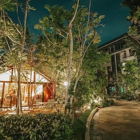 Bangkok Oasis Hotel
