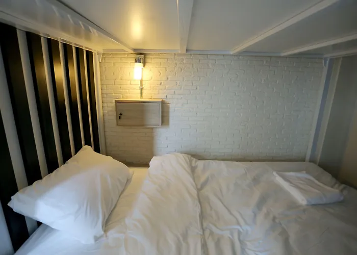 Oasis Hotel 3*