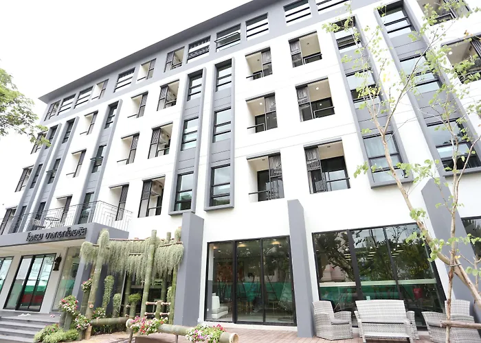 Oasis Hotel 3*