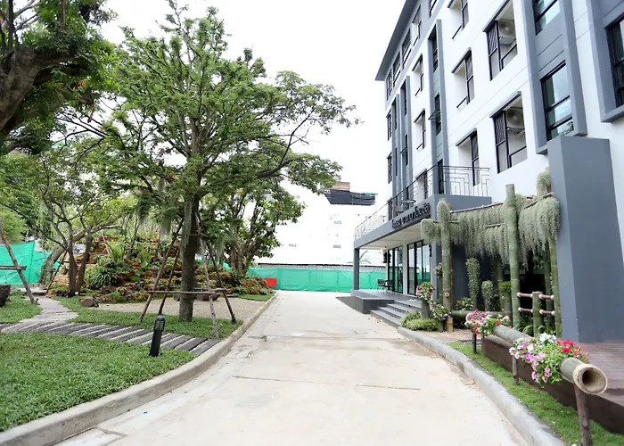 Oasis Hotel 3*